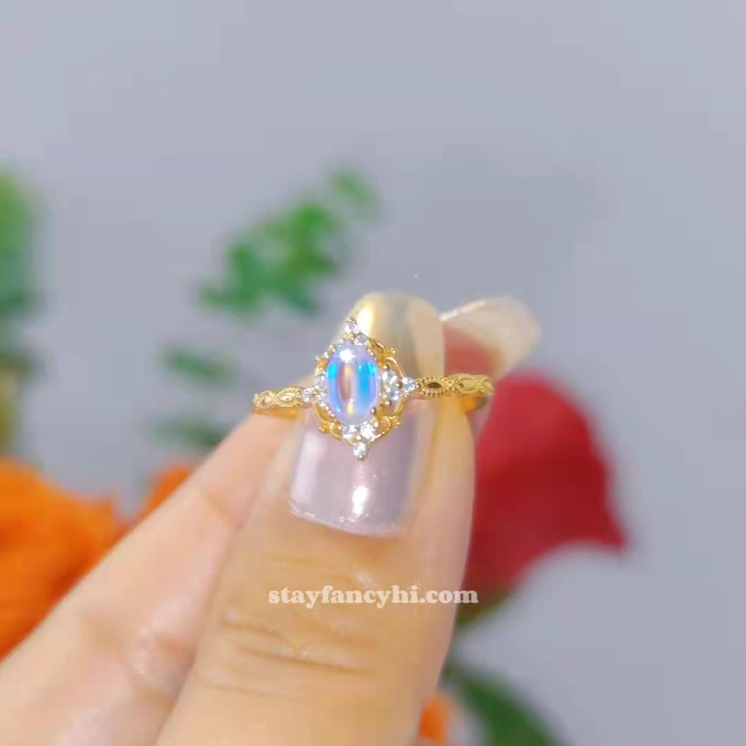 MOONSTONE PRINCESS（925 STERLING SILVER）