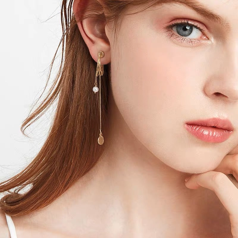 MAGNETIC GOLD EAR CUFF