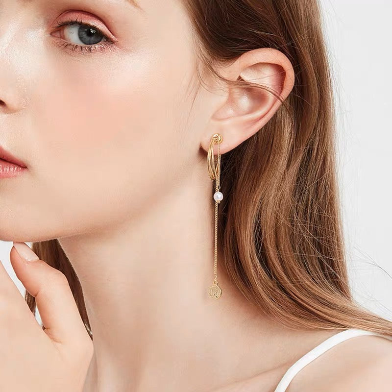 MAGNETIC GOLD EAR CUFF