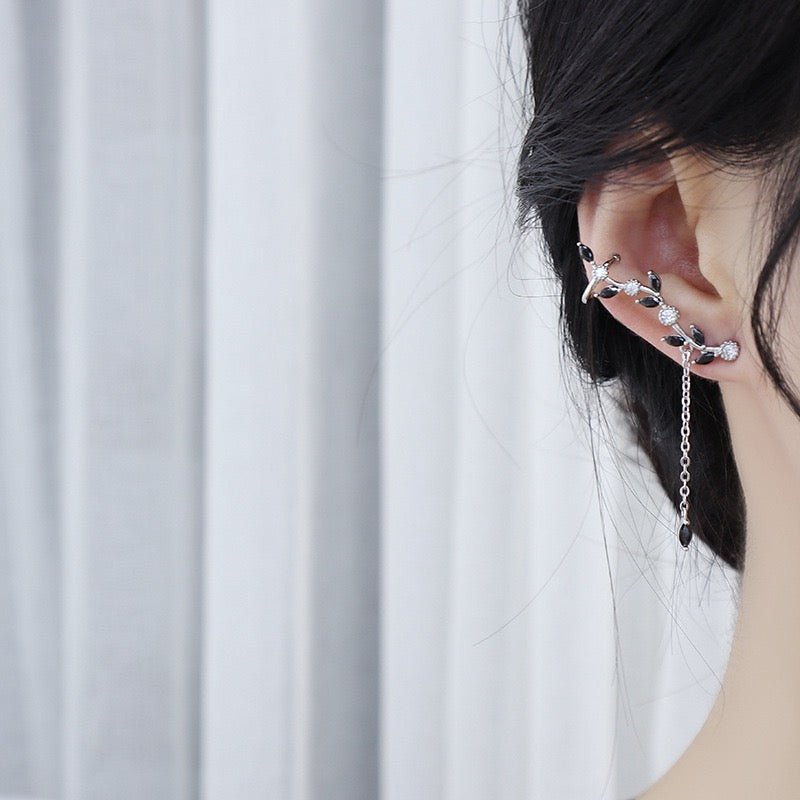 BLACK DIAMOND EAR CUFF - STAY FANCY