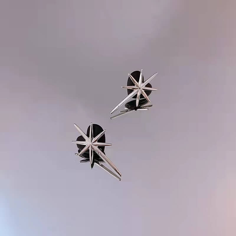 BLACK HEART EARRINGS - STAY FANCY