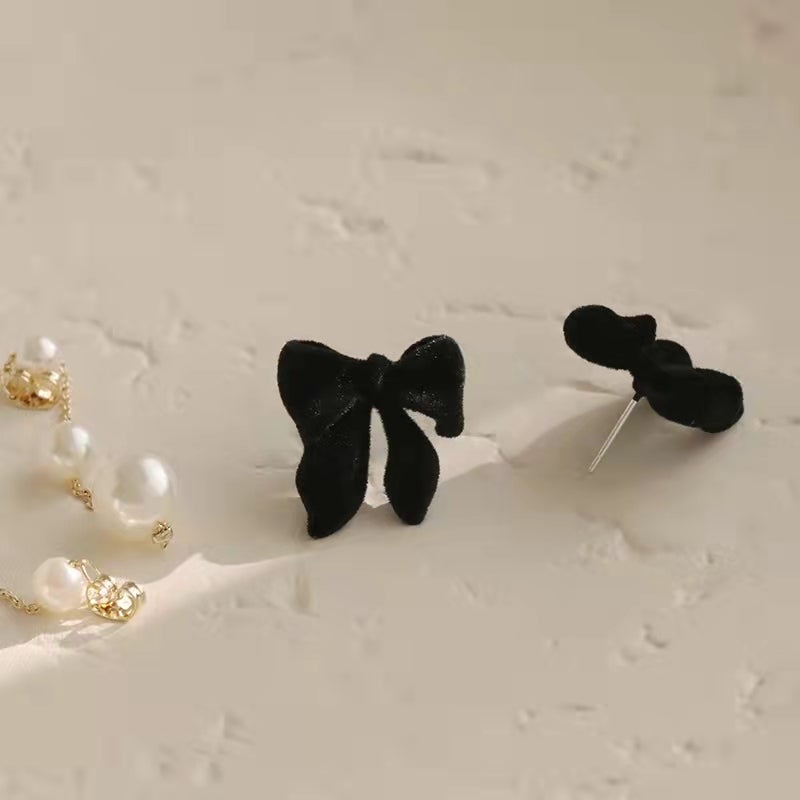 BLACK VELVET EARRING - STAY FANCY