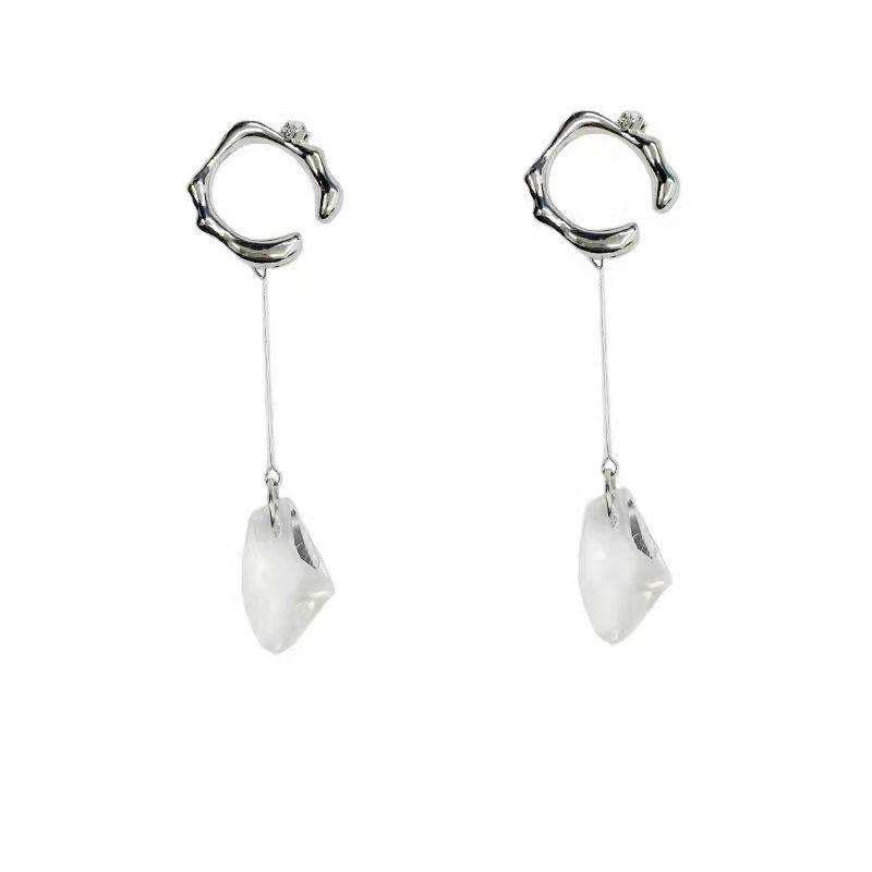 CRYSRAL EAR CUFF - STAY FANCY