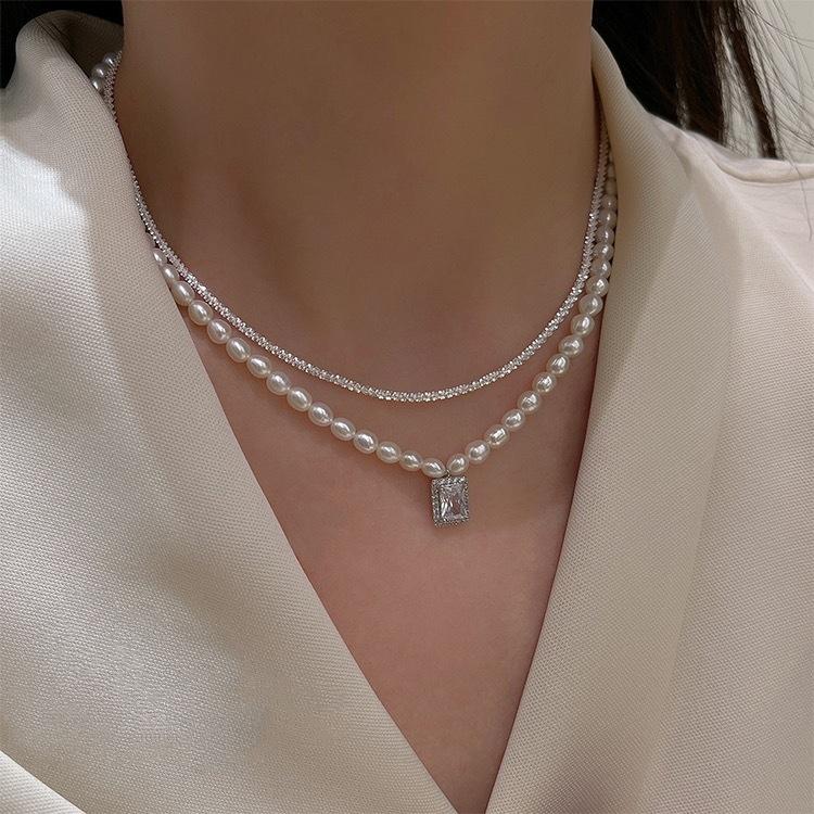 CRYSTAL PEARL NECKLACE SET - STAY FANCY