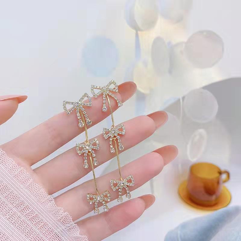 DIAMOND BOW EARRIGNS - STAY FANCY