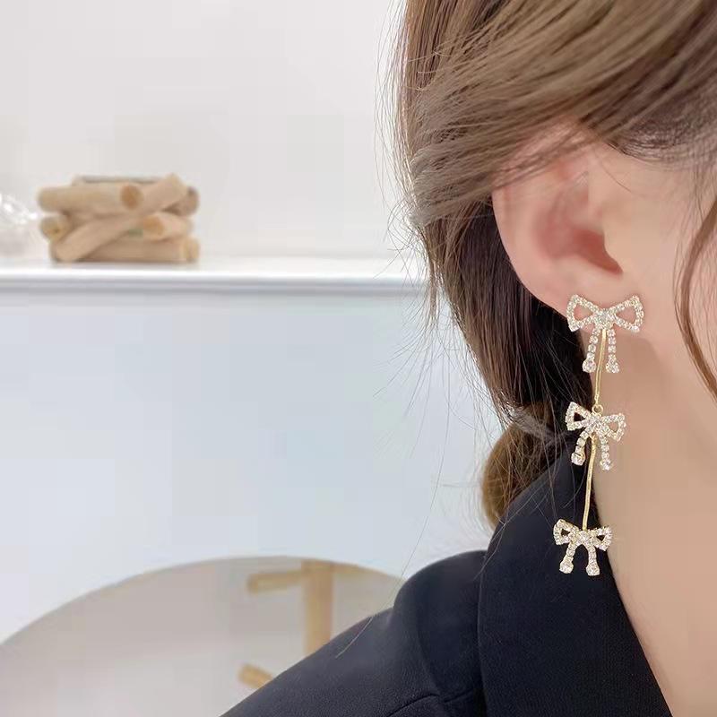 DIAMOND BOW EARRIGNS - STAY FANCY