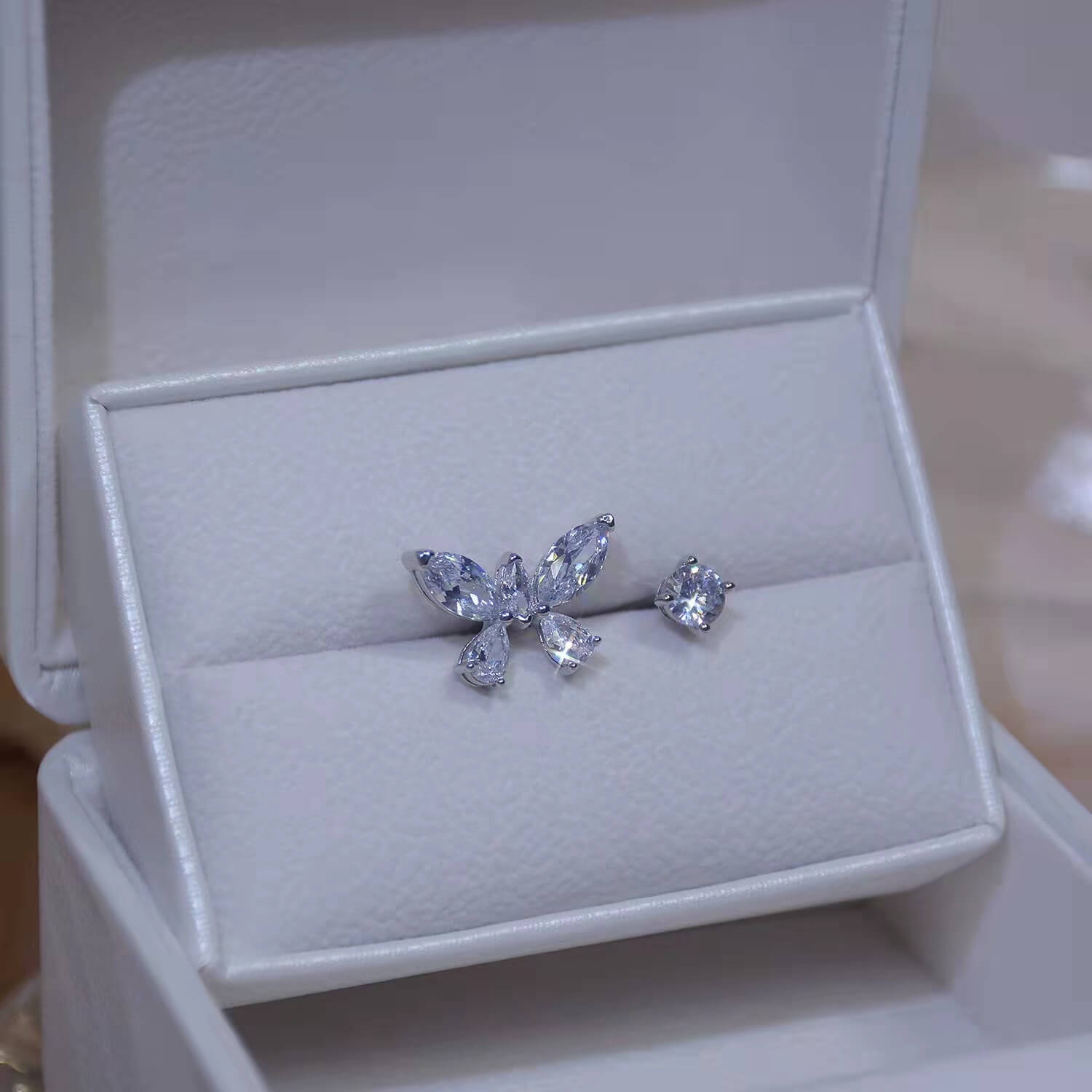 DIAMOND BUTTERFLY RING - STAY FANCY