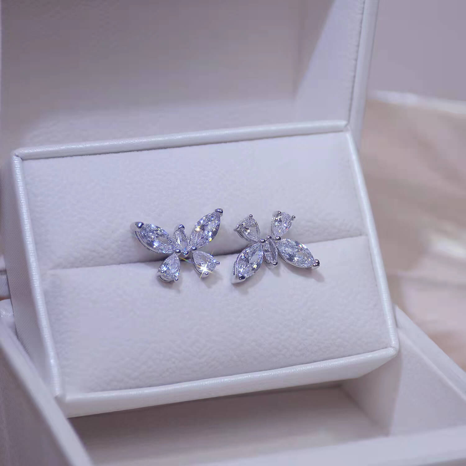 DIAMOND BUTTERFLY RING - STAY FANCY