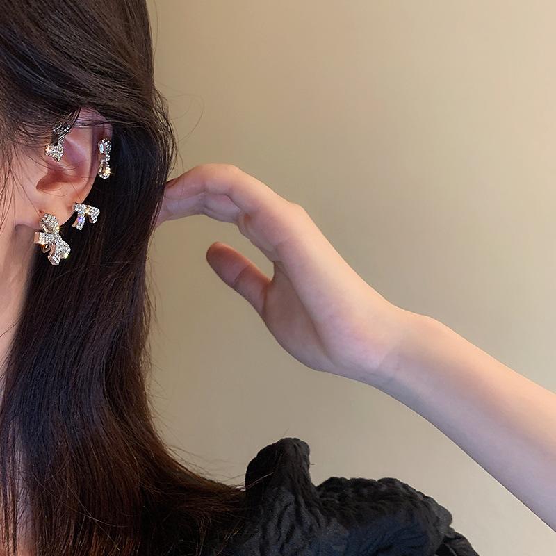 FLYING BOW DIAMOND EAR CUFF - STAY FANCY