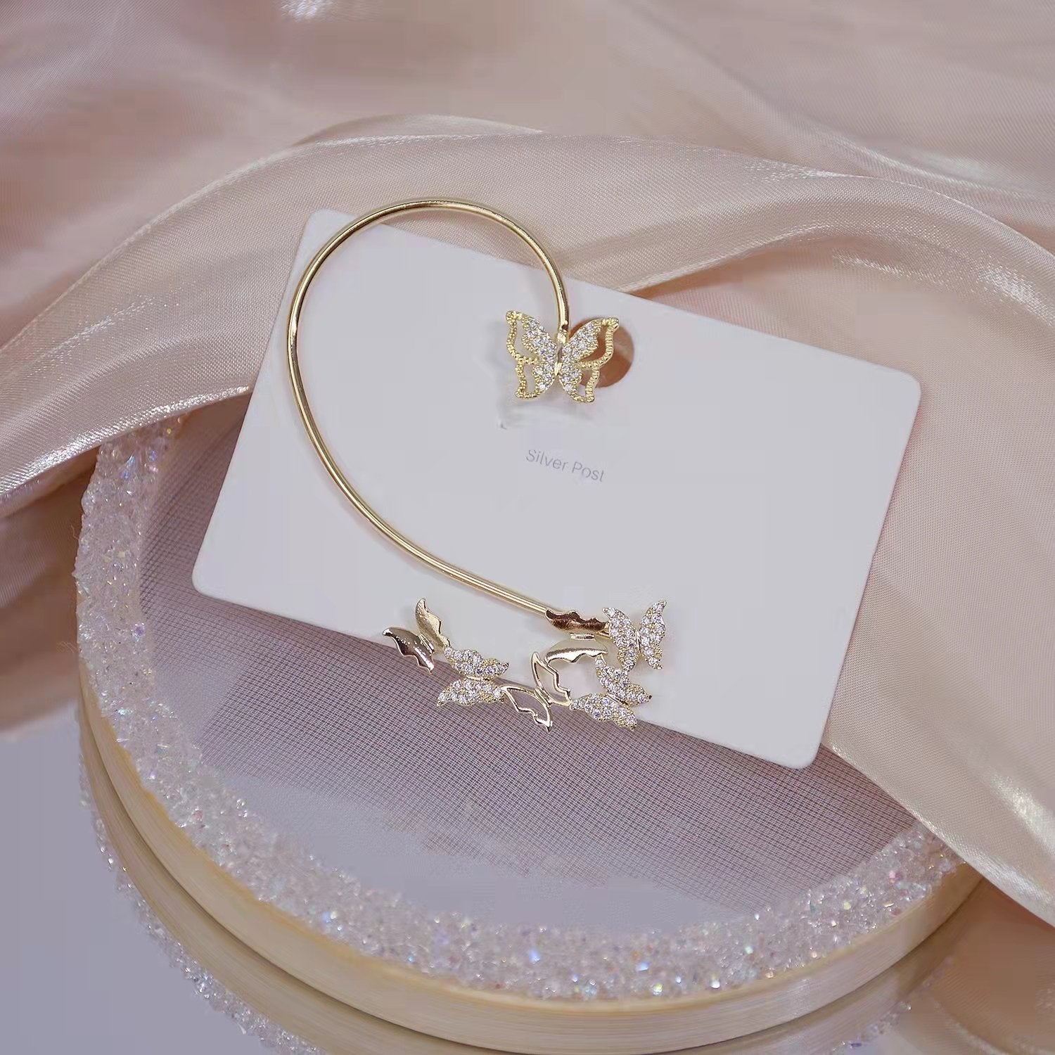 FLYING BUTTERFLY EAR CUFF - STAY FANCY