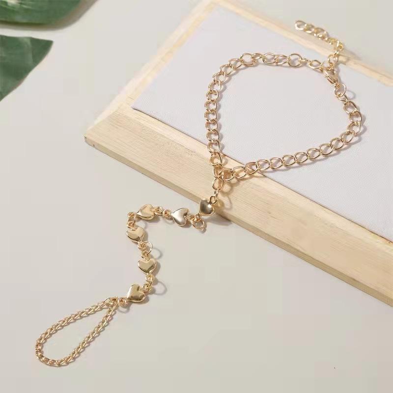 HEART FINGER CHAIN BRACELET - STAY FANCY