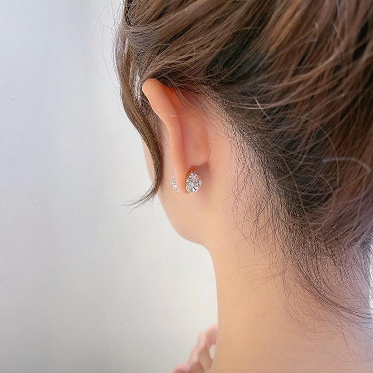 MAGNETIC DIAMOND STUDS - STAY FANCY