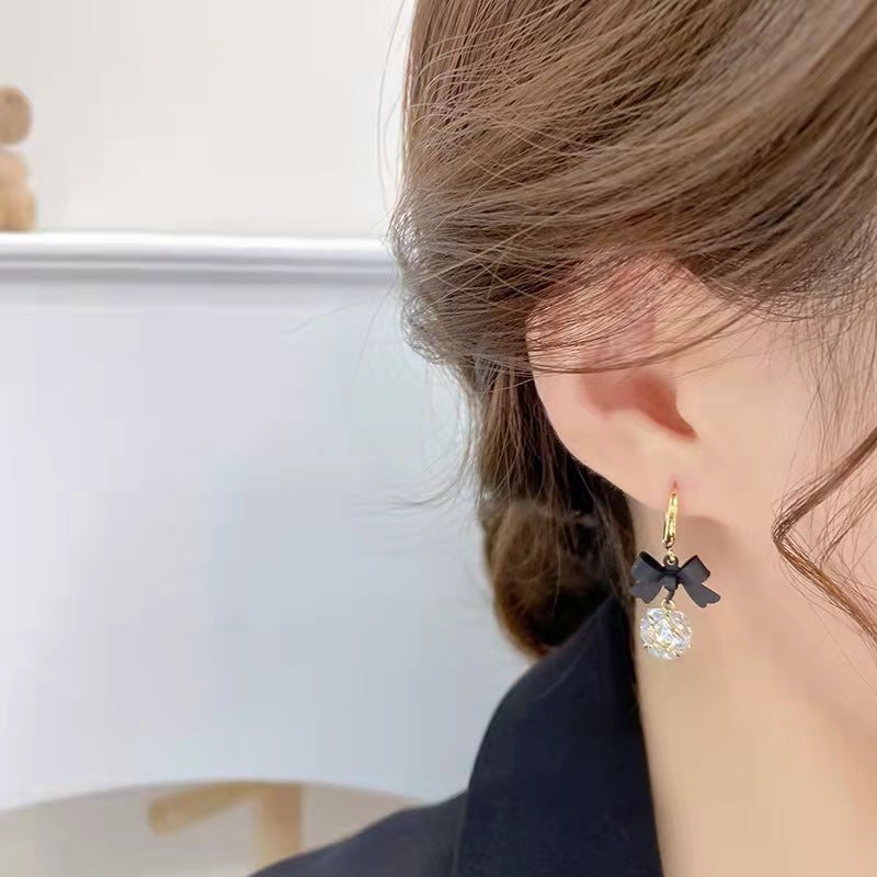 SHINY BLACK EARRING - STAY FANCY