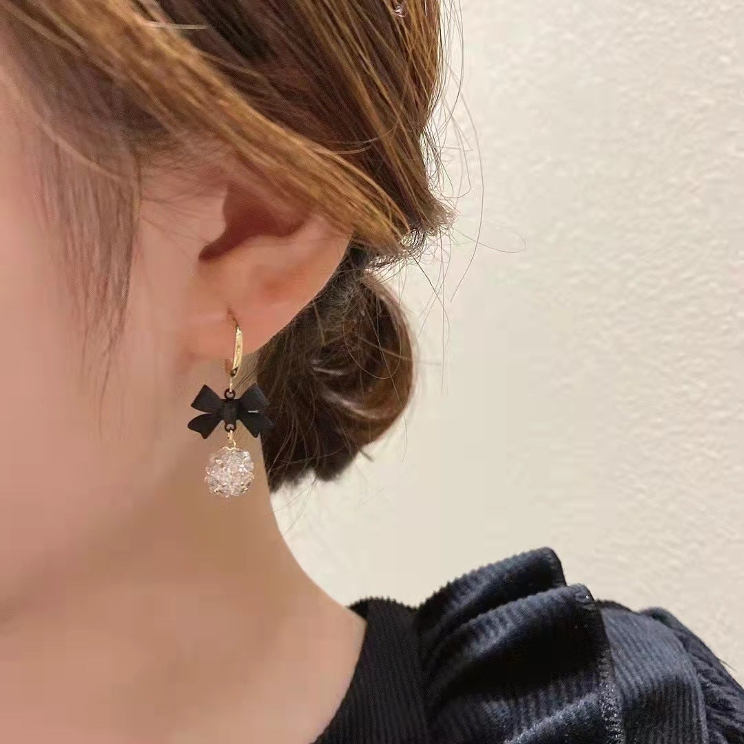 SHINY BLACK EARRING - STAY FANCY