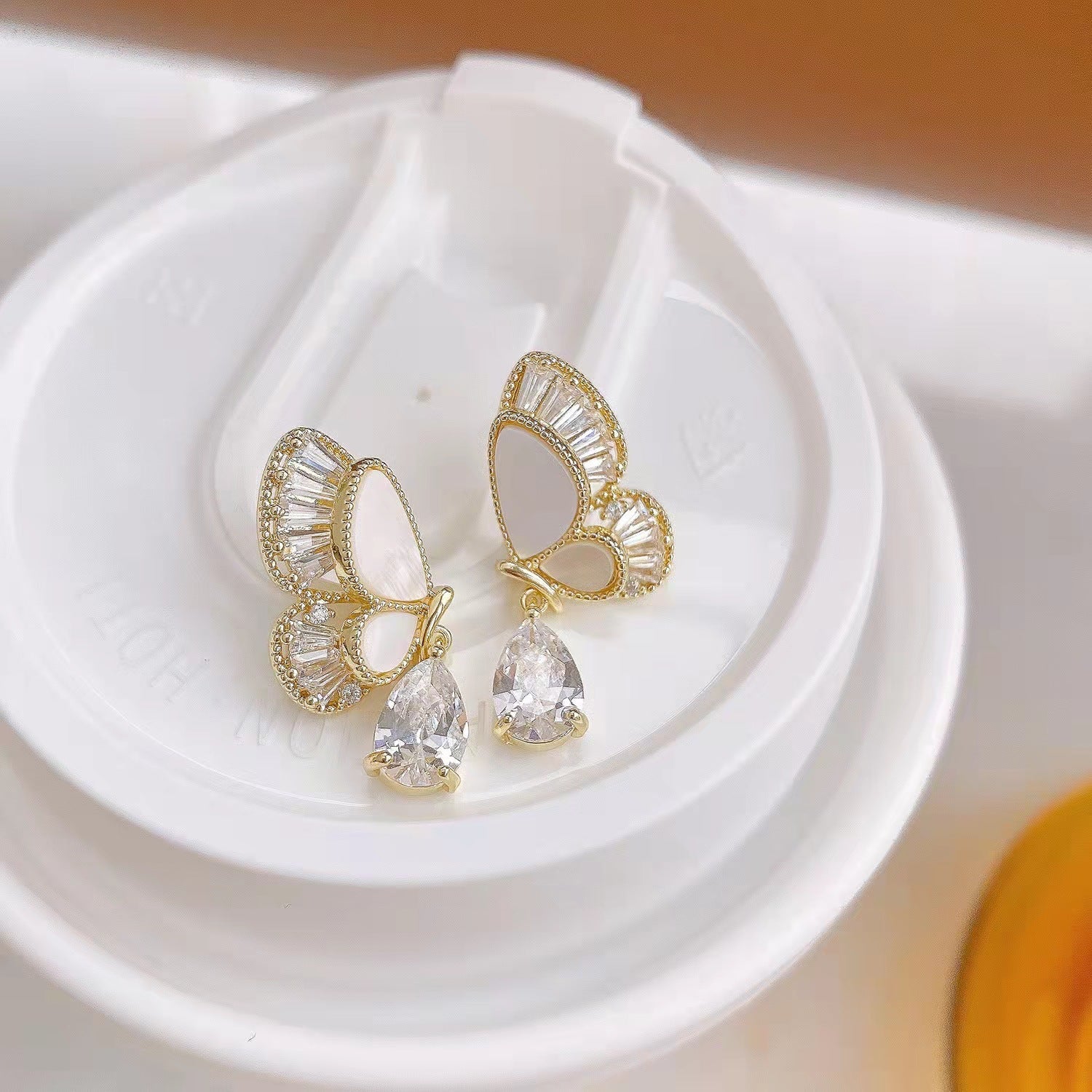 SHINY BUTTERFLY EARRINGS - STAY FANCY