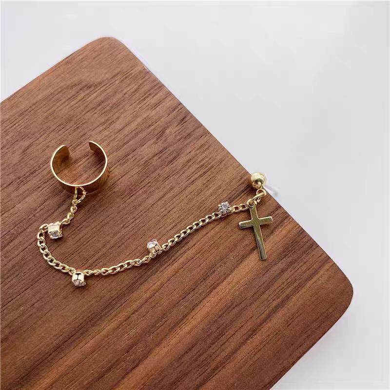 SIMPLE CROSS CHAIN EAR CUFF - STAY FANCY