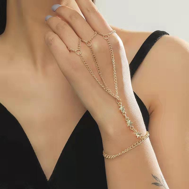 STAR FINGER CHAIN BRACELET - STAY FANCY