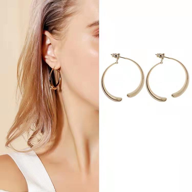 XOXO EARRINGS - STAY FANCY